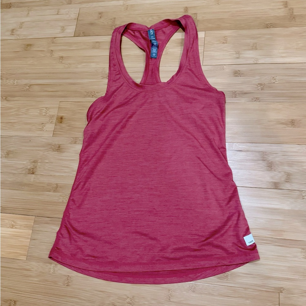 Vuori Lux Tank in Sierra Heather